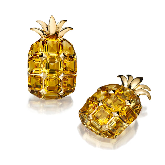 PAIR OF GOLD AND CITRINE PINEAPPLE CLIP BROOCHES BY SUZANNE BELPERRON, PARIS, 1942