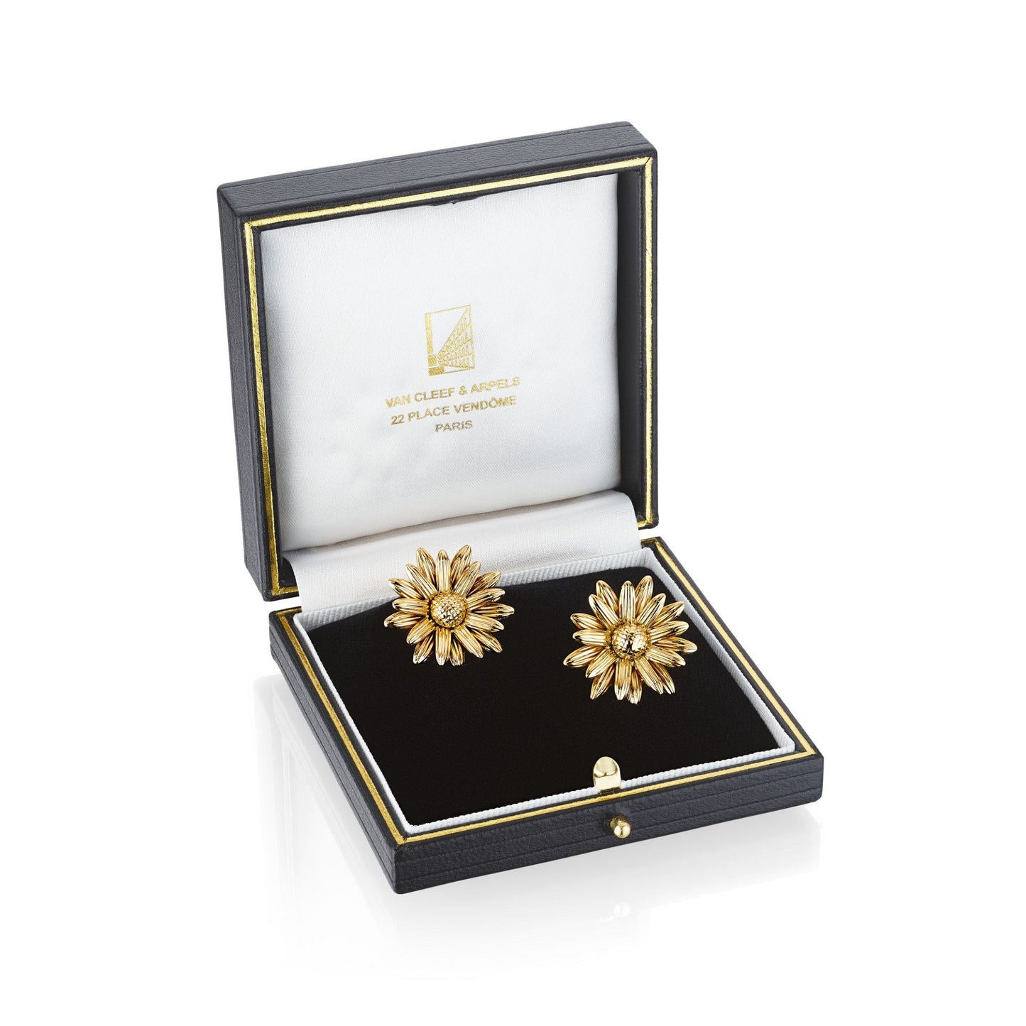 GOLD “MARGUERITE” EAR CLIPS BY VAN CLEEF & ARPELS, PARIS, CIRCA 1950, MANUFACTURED BY PÉRY ET FILS