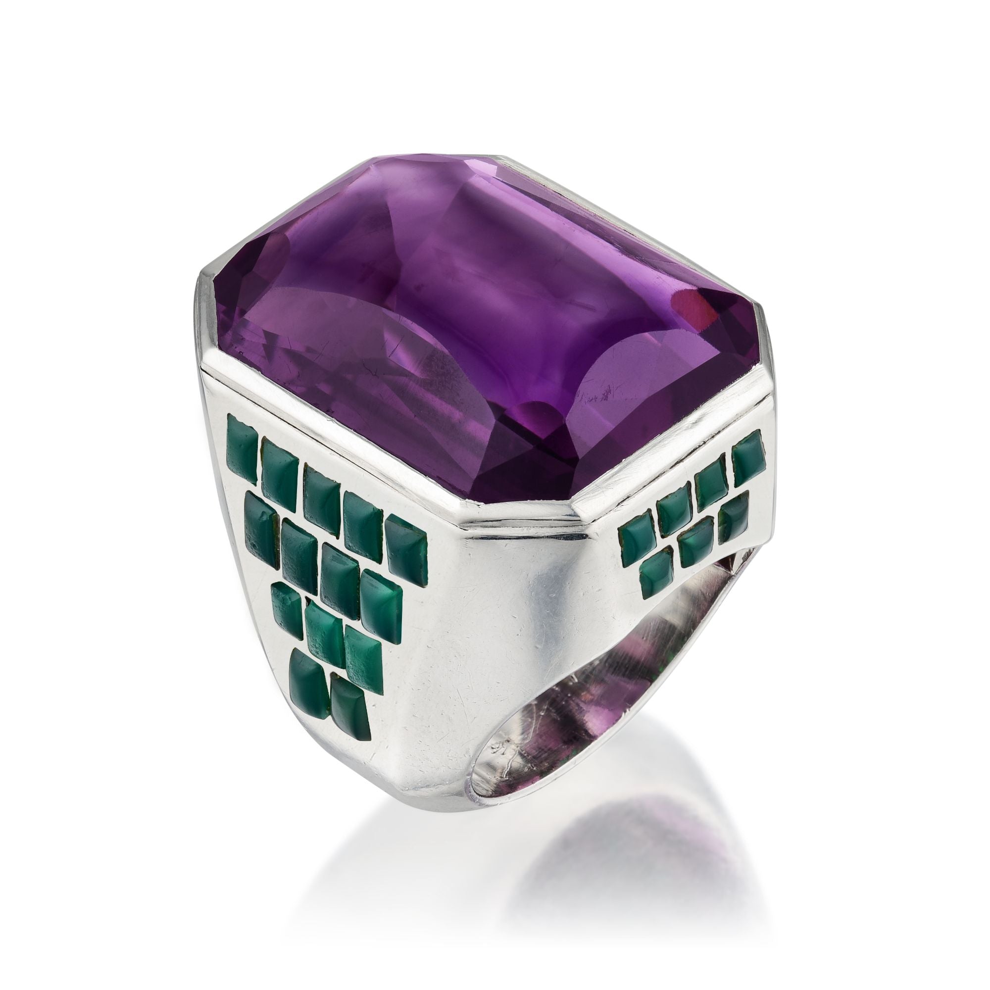 ART MODERNE AMETHYST AND CHRYSOPRASE RING BY SUZANNE BELPERRON, PARIS, CIRCA 1935