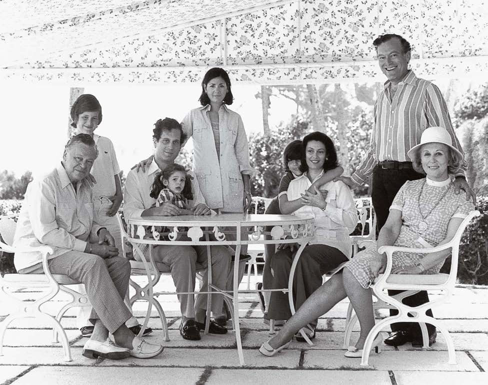The Lauder Family in Palm Beach, 1972. Left to right: Joe, William,Ronald, Aerin, Jo Carole, Gary, Evelyn, Leonard, and Estée.