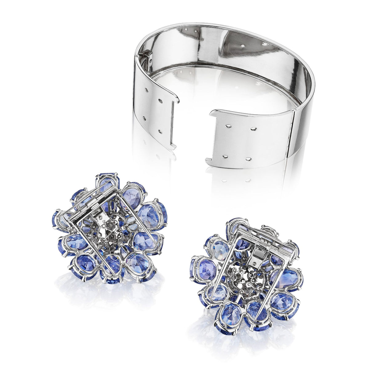 ART DECO CUFF BRACELET WITH REMOVABLE SAPPHIRE AND DIAMOND CLIPS BY CARTIER, PARIS, CIRCA 1935