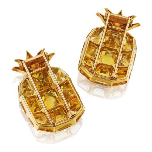PAIR OF GOLD AND CITRINE PINEAPPLE CLIP BROOCHES BY SUZANNE BELPERRON, PARIS, 1942
